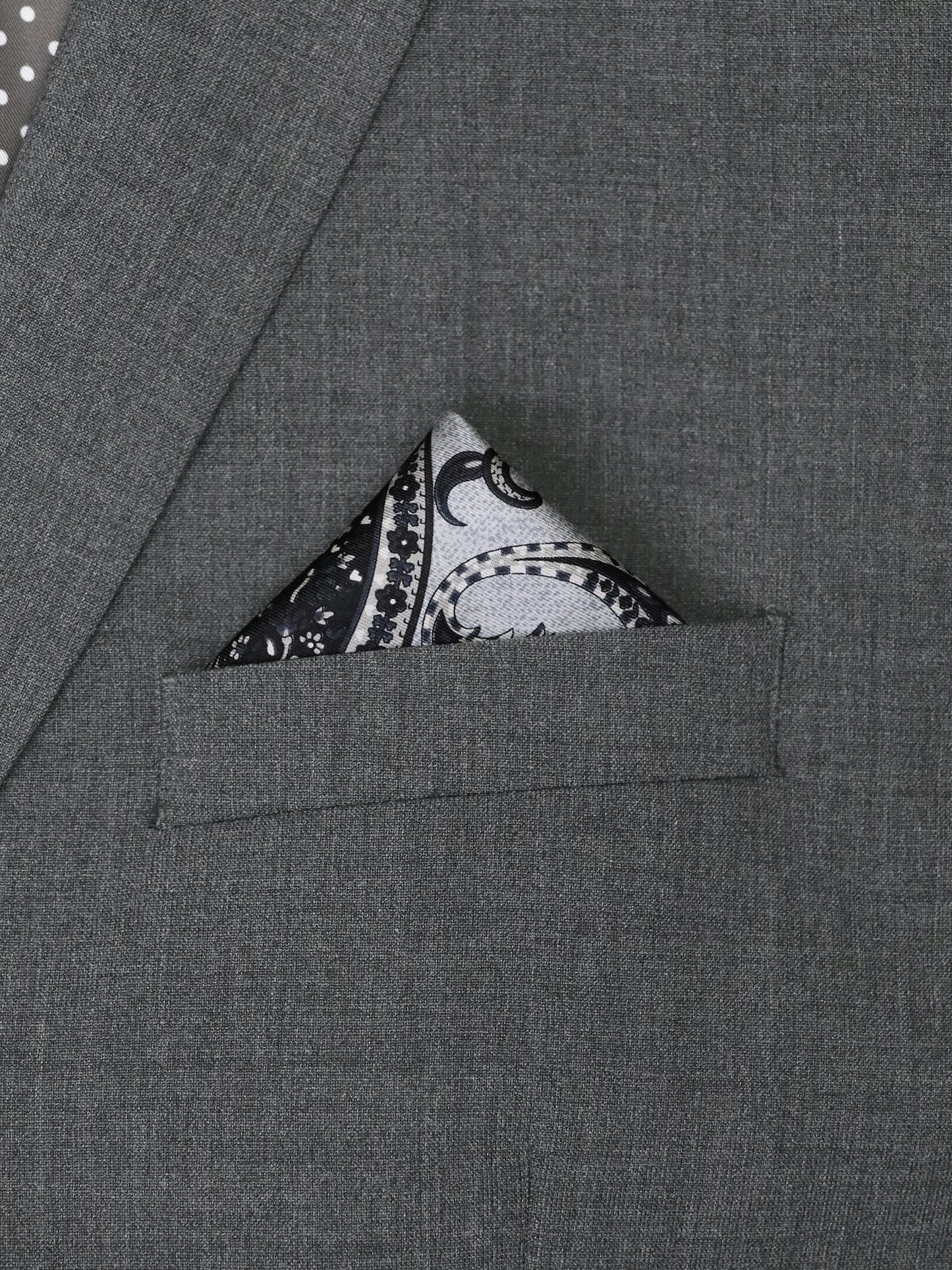 Heritage House 37795 Pocket Square - Neat - Black/Silver