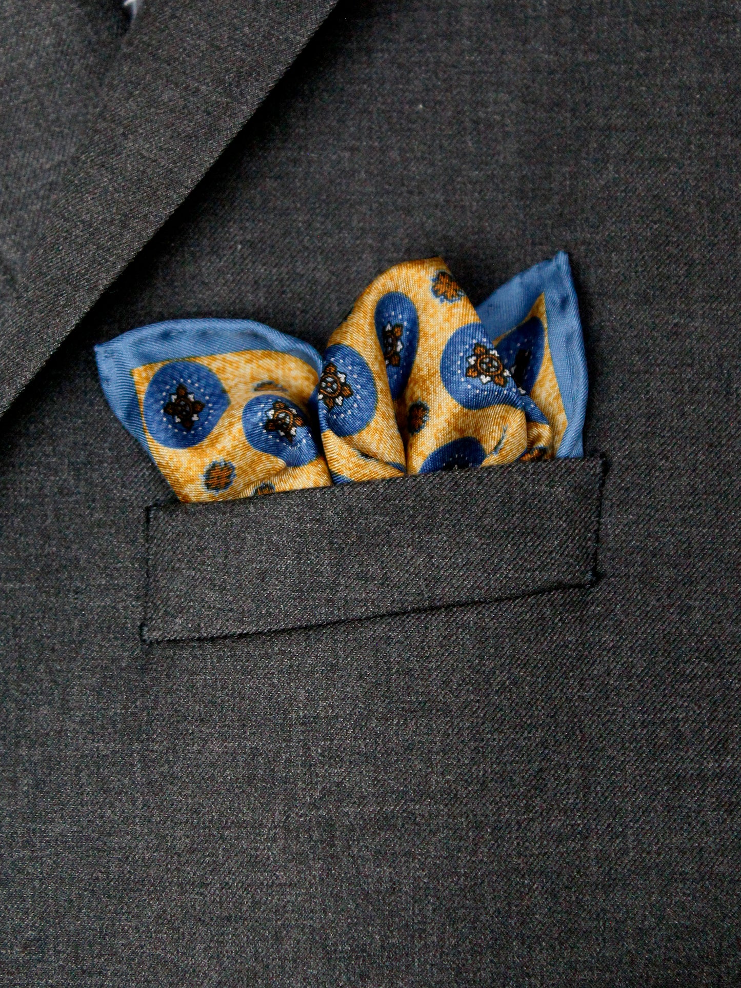 Heritage House Pocket Square 35275 - Medallion Neat - Ochre/Blue